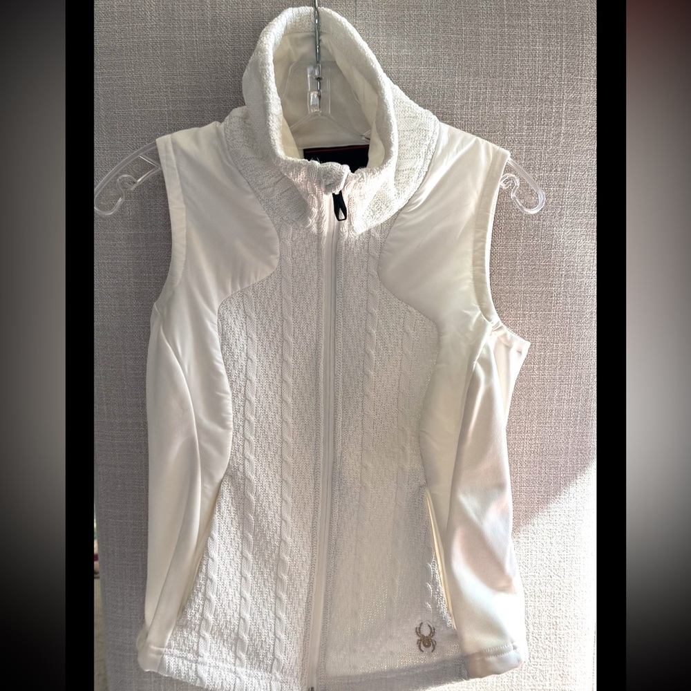 WOMEN’S SPYDER MID WEIGHT STRYKE NYLON SWEATER VEST


BRAND: SPYDER